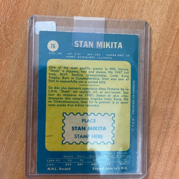 1969-70 O-Pee-Chee #76 Stan Mikita Chicago Blackhawks - Picture 2 of 2